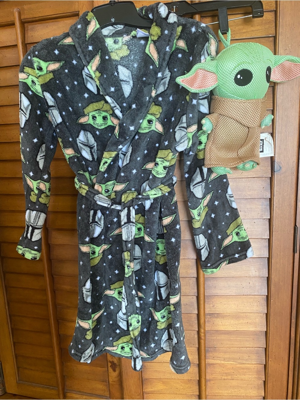 Star Wars Bundle Kids Plush Robe with Green Grogu Print and Baby Yoda 8/10